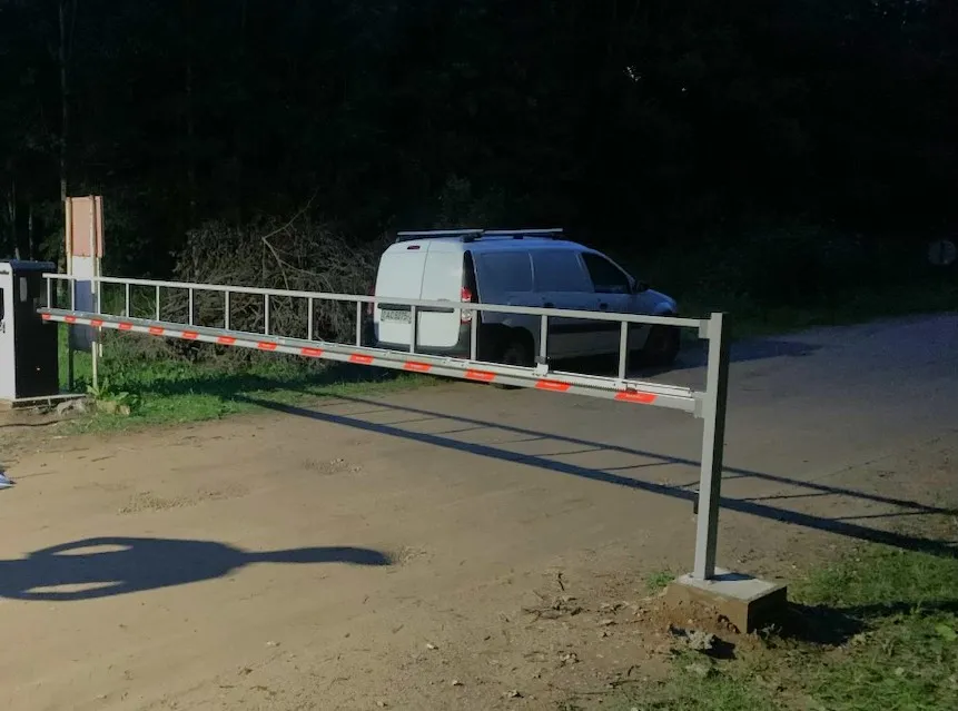 Установка антивандального шлагбаума Barrier Protector