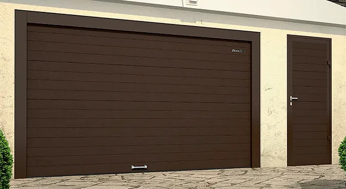 Подъемные ворота в гараж DoorHan коричневые