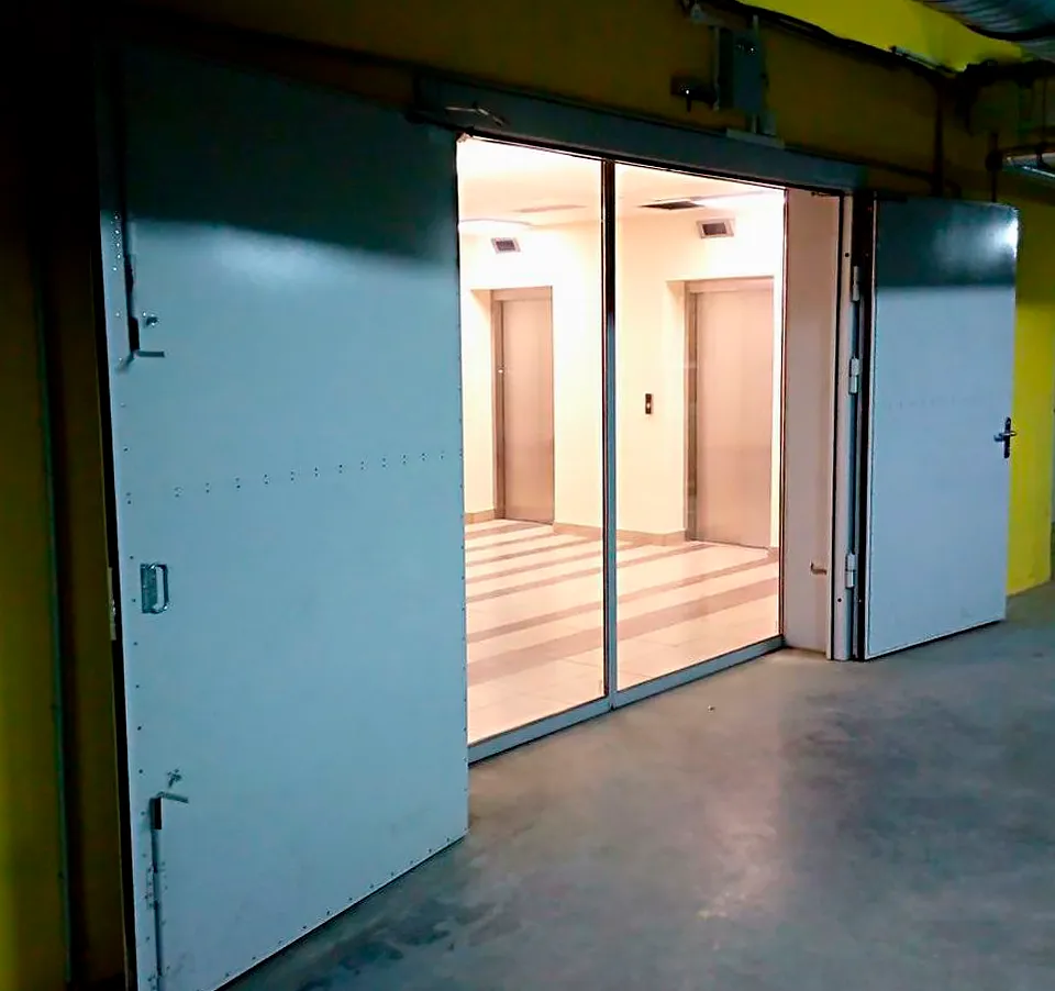 Установка противопожарных распашных ворот EI90 в Минске