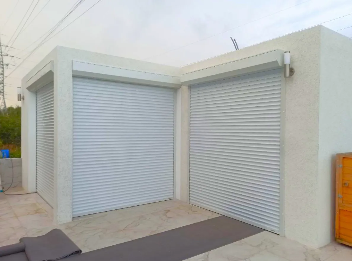 Гаражные рольворота из пенозаполненного профиля RH58M