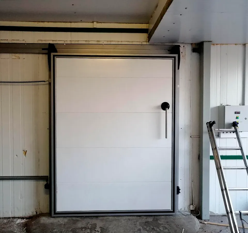 Сборка двери откатной для охлаждаемых помещений Doorhan в Старых Дорогах