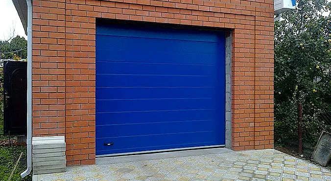 Подъемные секционные ворота для гаража DoorHan RSD02