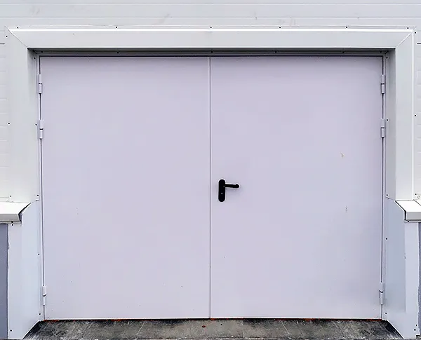 Ворота распашные утепленные Техноград Р2 двупольные