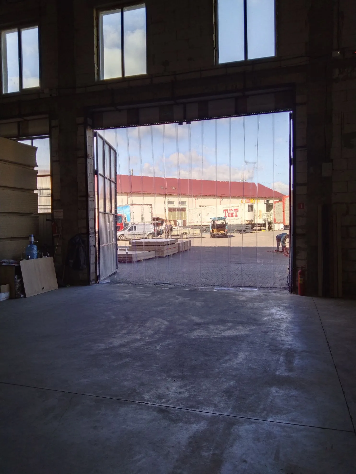 Полосовая пленочная завеса в Большом Тростенце