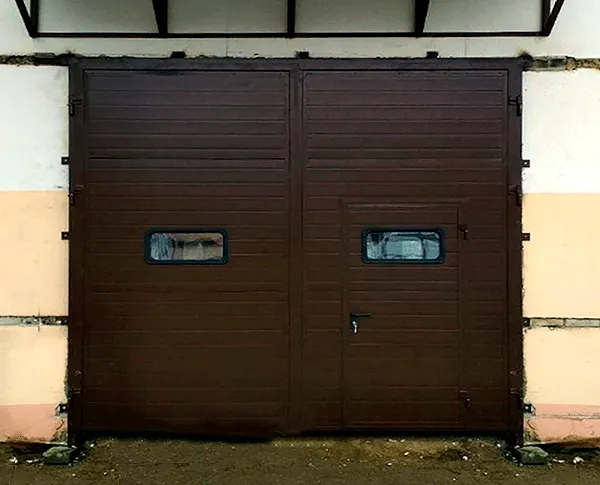 Ворота промышленные распашные Техноград Р2 утепленные