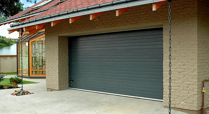 Подъемно-секционные ворота в гараж DoorHan RSD01