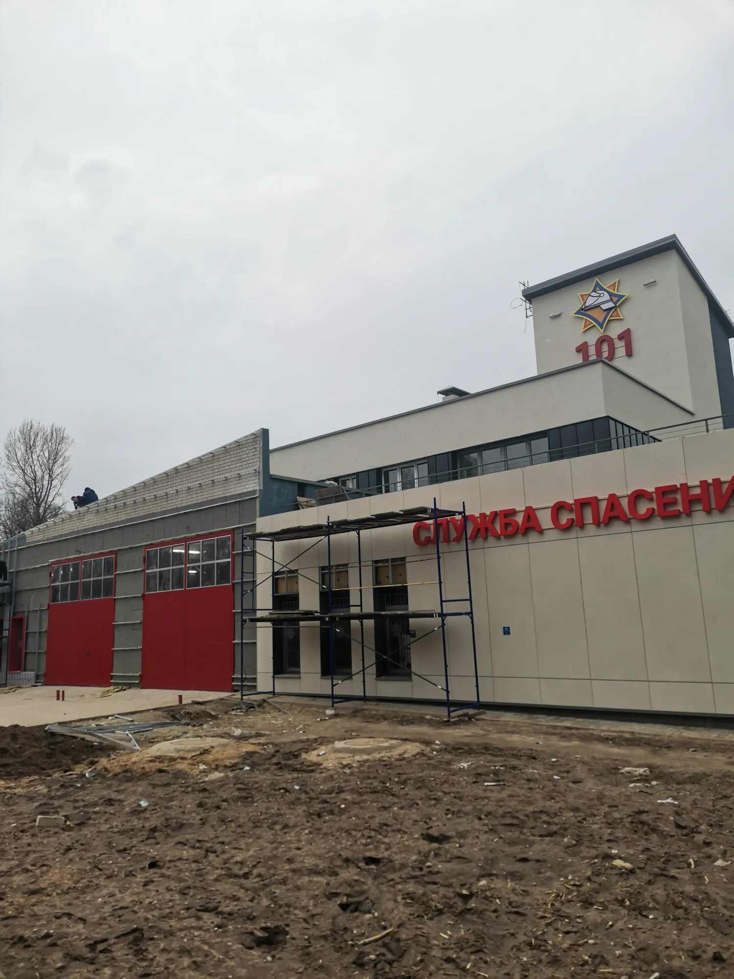 Распашные ворота промышленные 4270х4280