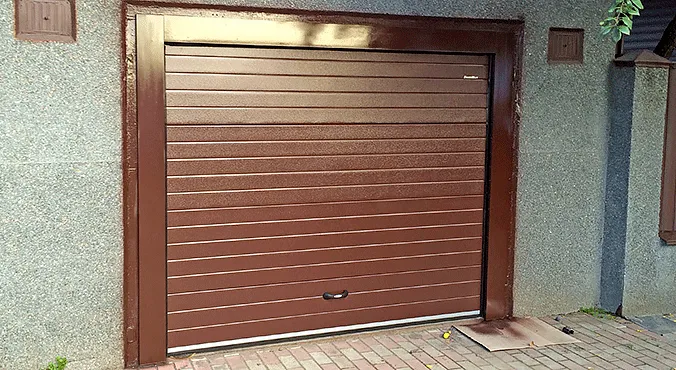 Ворота подъемные гаражные DoorHan RSD02ALU коричневые