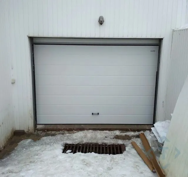 Секционные ворота в условиях холода.jpg