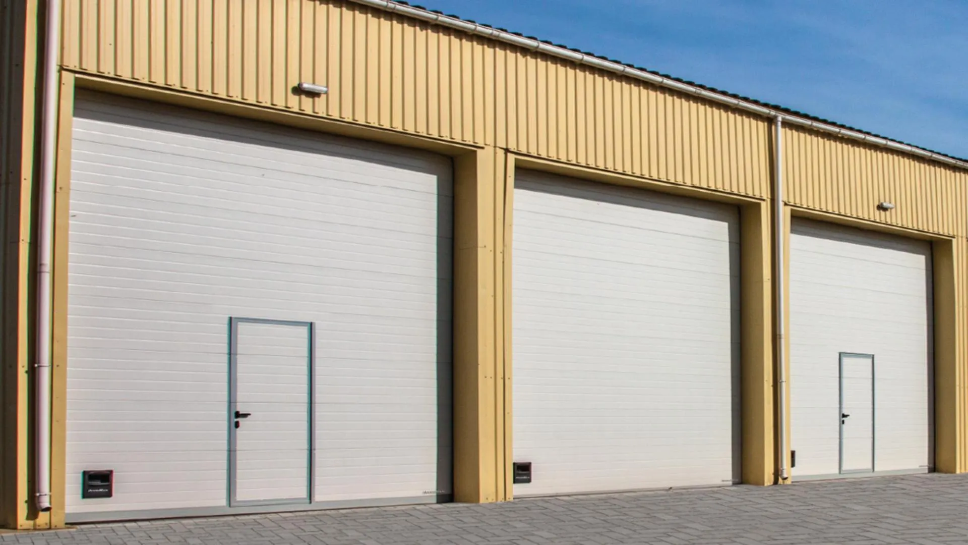 Секционные промышленные ворота