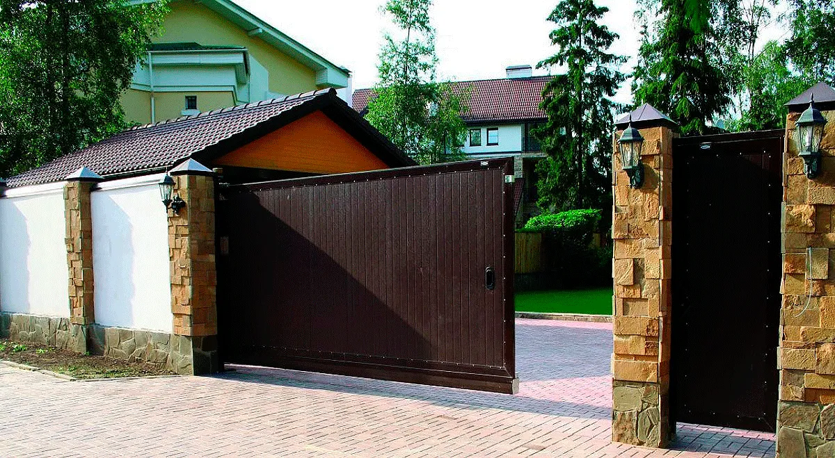 Уличные ворота