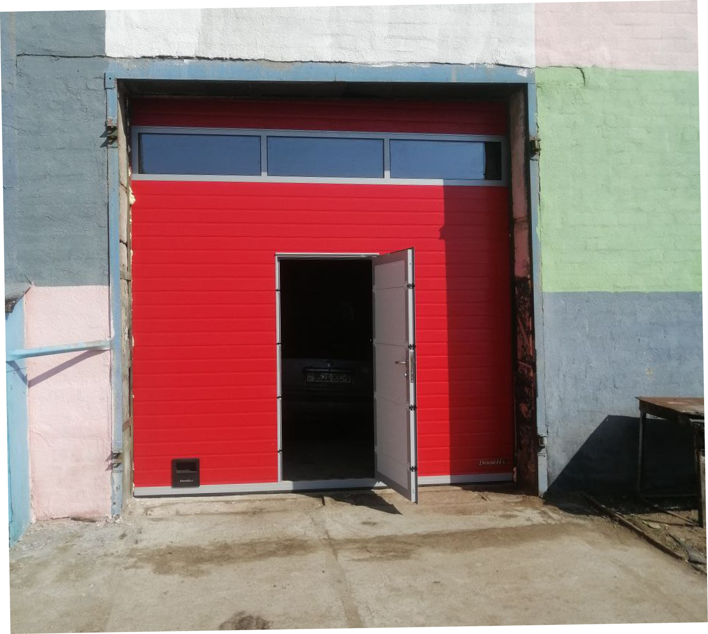 Промышленные секционные ворота ISD01 2700х3000