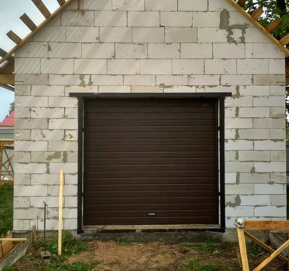Купить секционные ворота для гаража в Минске, цены