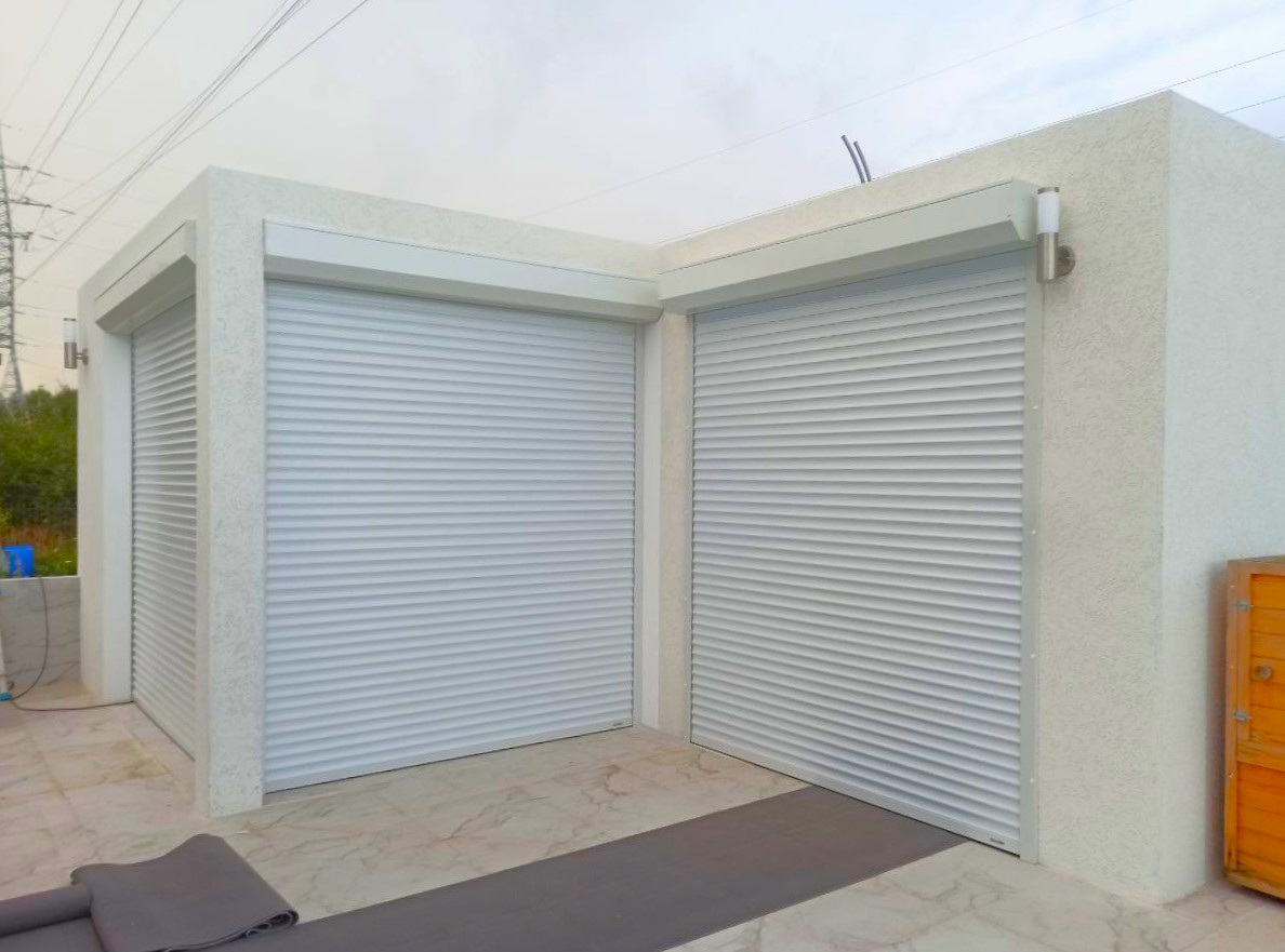 Гаражные рольворота из пенозаполненного профиля RH58M