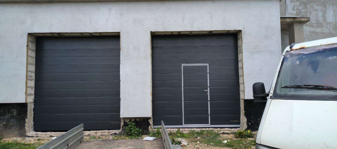 Гаражные секционные ворота 3000х3200