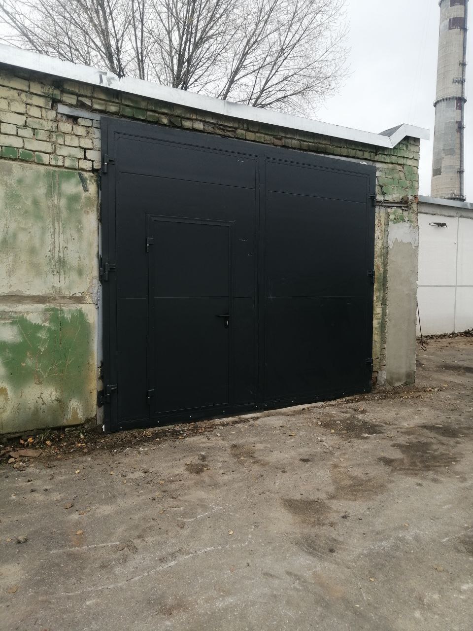 Монтаж и установка распашных промышленных ворот P2