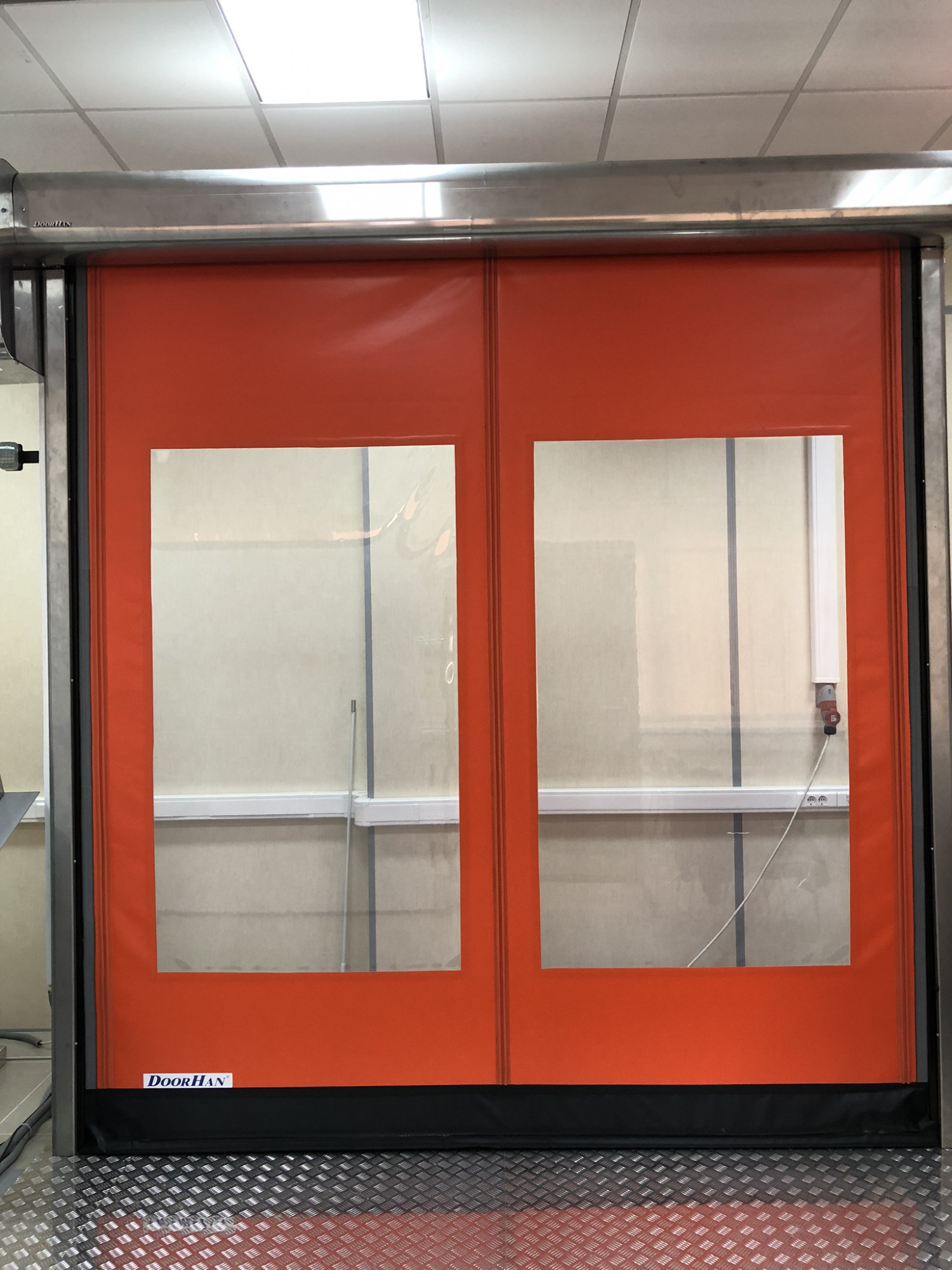 Скоростные рулонные ПВХ-ворота для пищевой промышленности серии SpeedRoll SDF