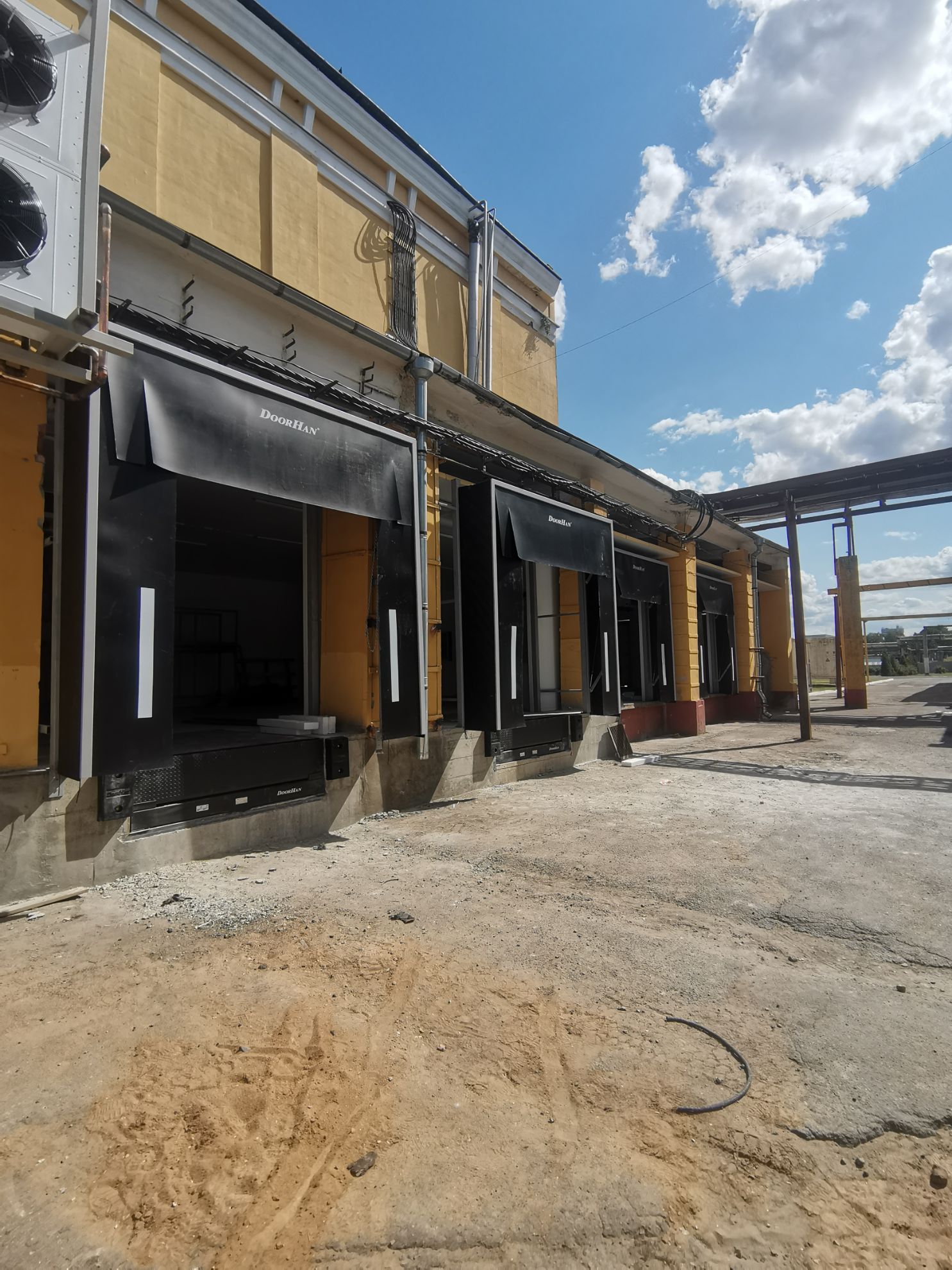 Герметизатор и платформа с поворотной аппарелью 2000х2500х600